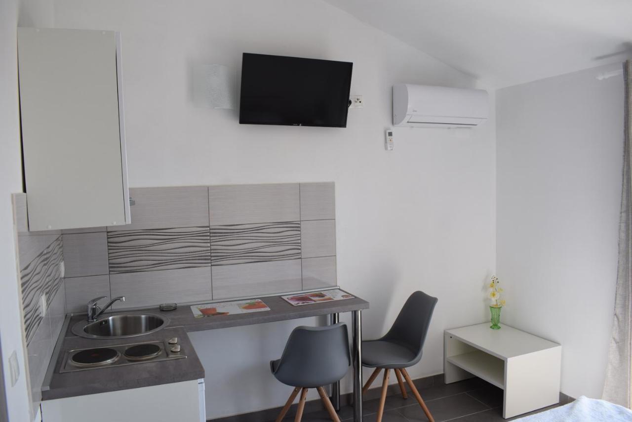Apartmani Katica Novalja Ngoại thất bức ảnh