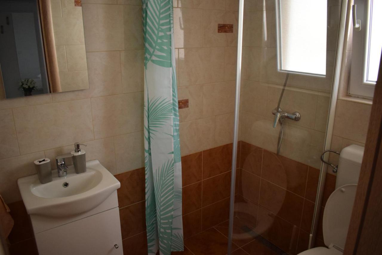 Apartmani Katica Novalja Ngoại thất bức ảnh