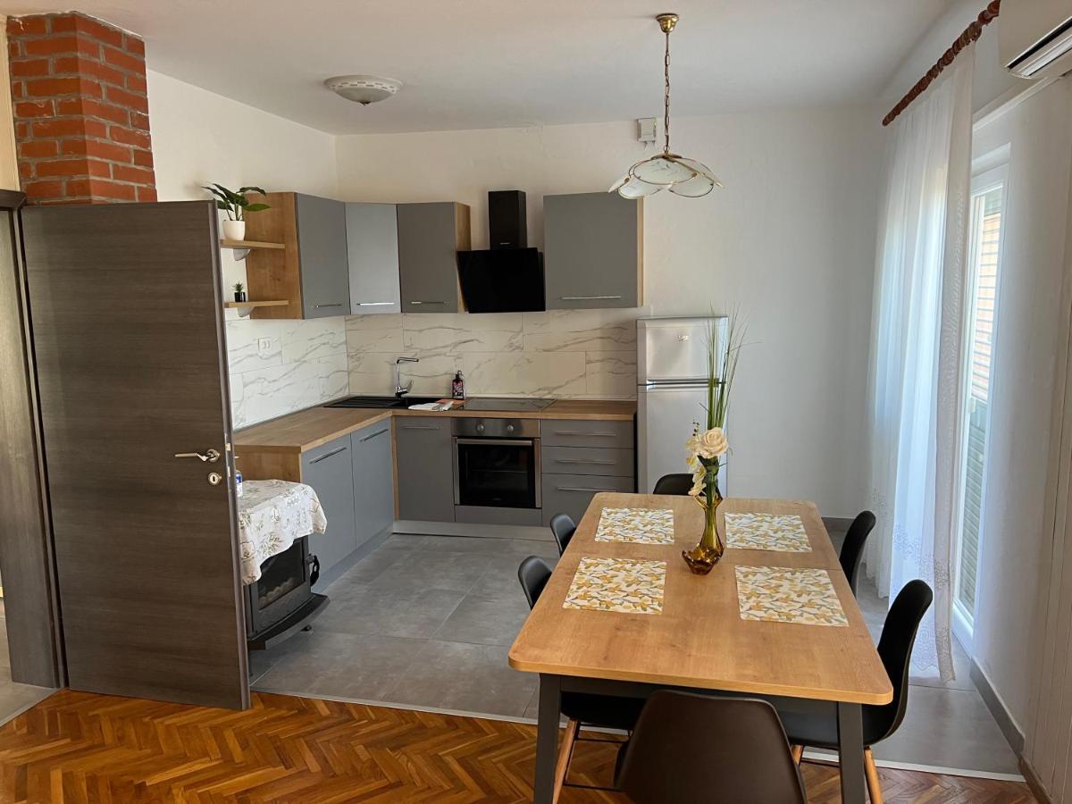 Apartmani Katica Novalja Ngoại thất bức ảnh